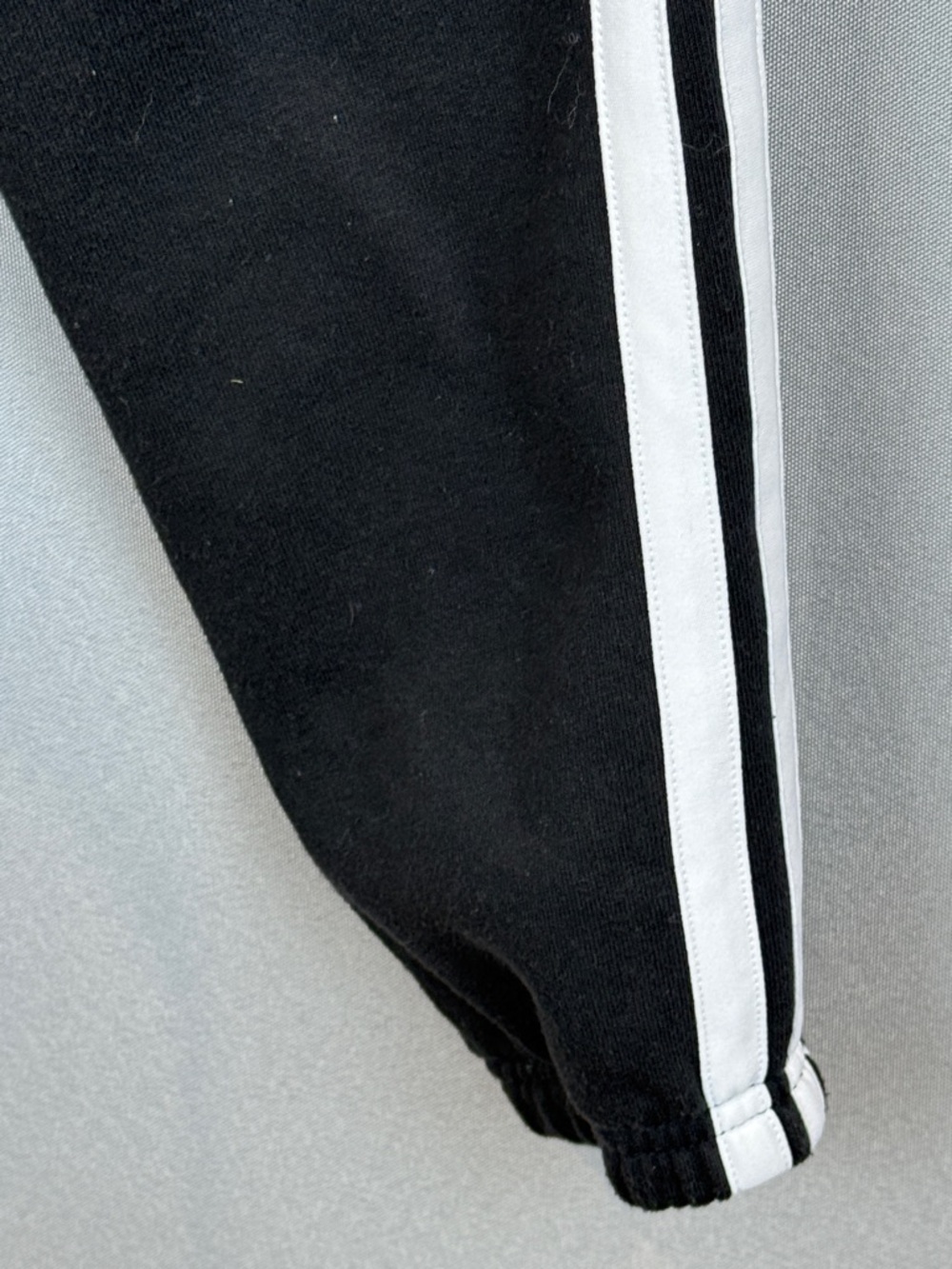Adidas Three Stripe Joggers- Size Small (8) - Picture 9 of 12